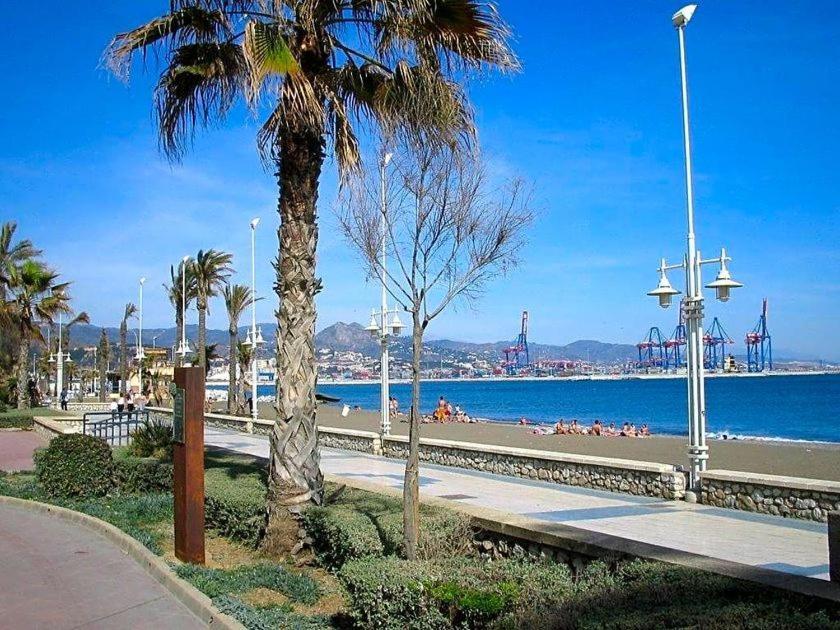 4 Capulino Apartamentos Malaga Ngoại thất bức ảnh